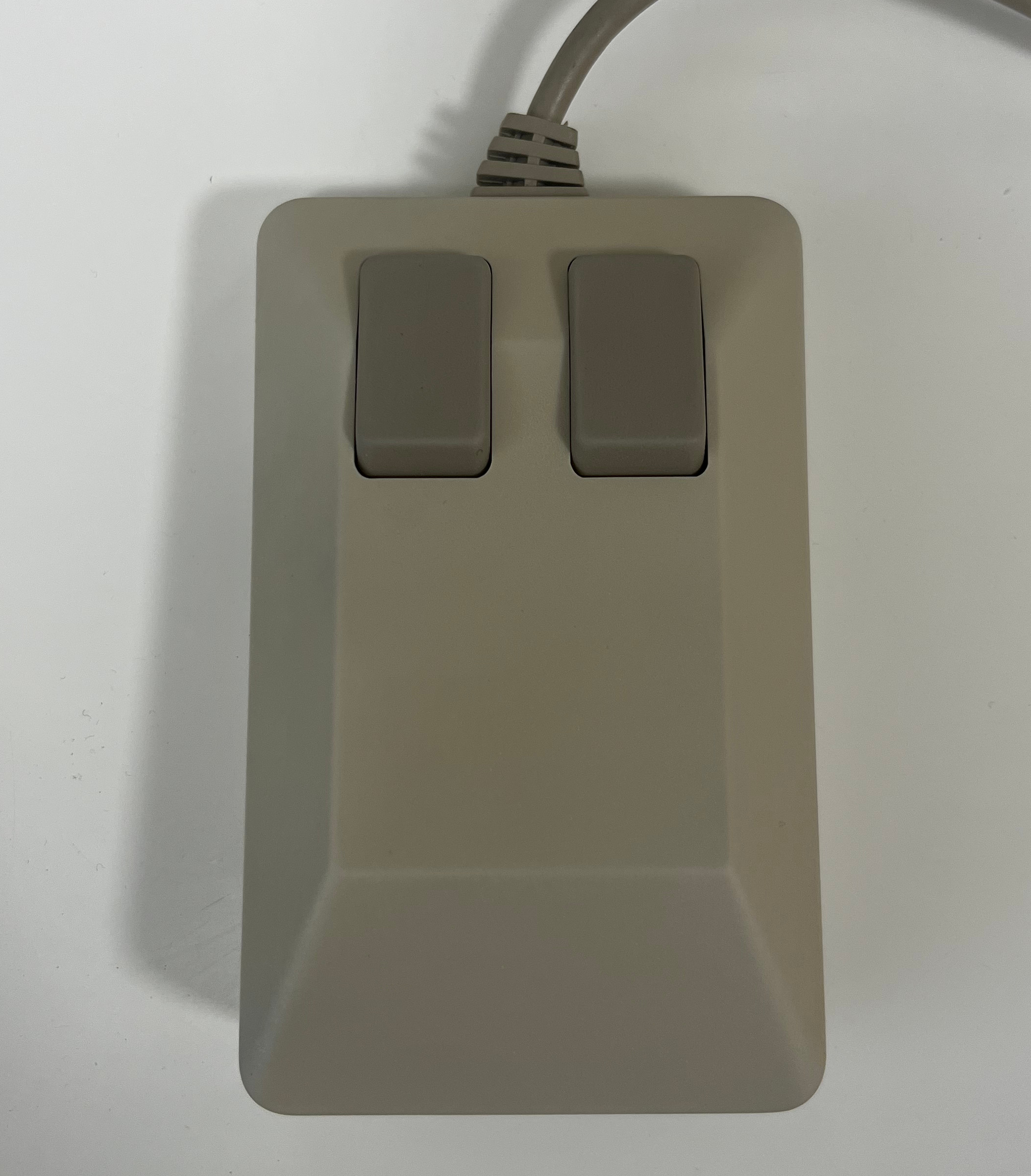 Clean mouse /2025-09-23-amiga-500-part-1/mouse_clean.jpeg