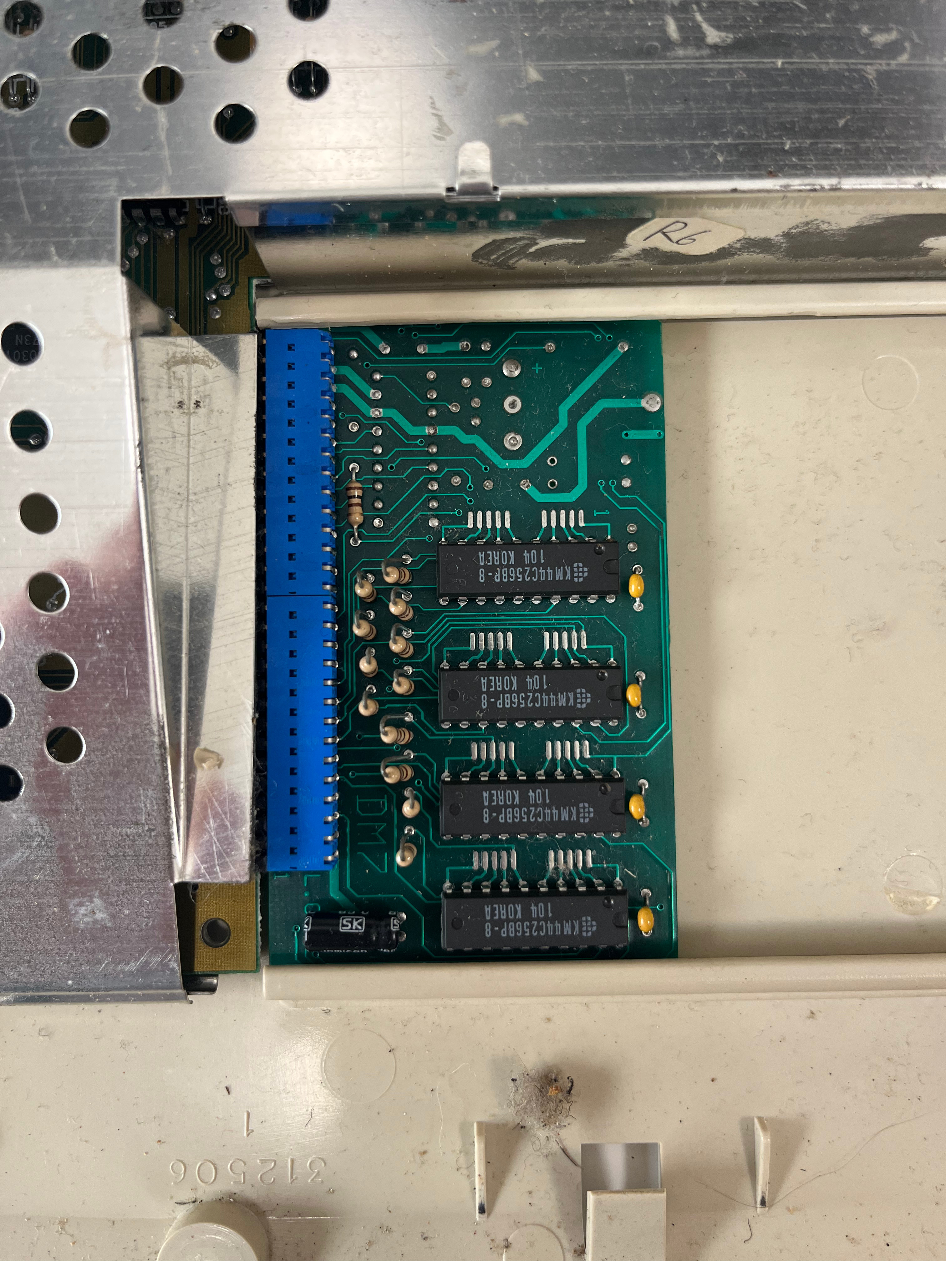 Slow RAM /2025-09-23-amiga-500-part-1/slow_ram.jpeg
